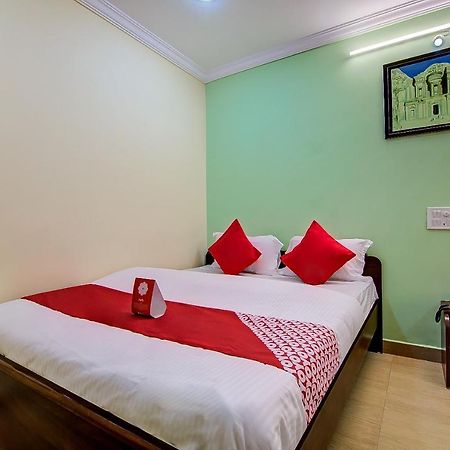 Oyo Lalitha Delight Hotel วิสาขปัตนัม ภายนอก รูปภาพ