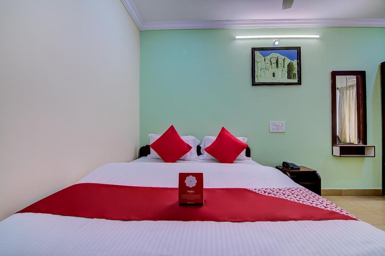 Oyo Lalitha Delight Hotel วิสาขปัตนัม ภายนอก รูปภาพ