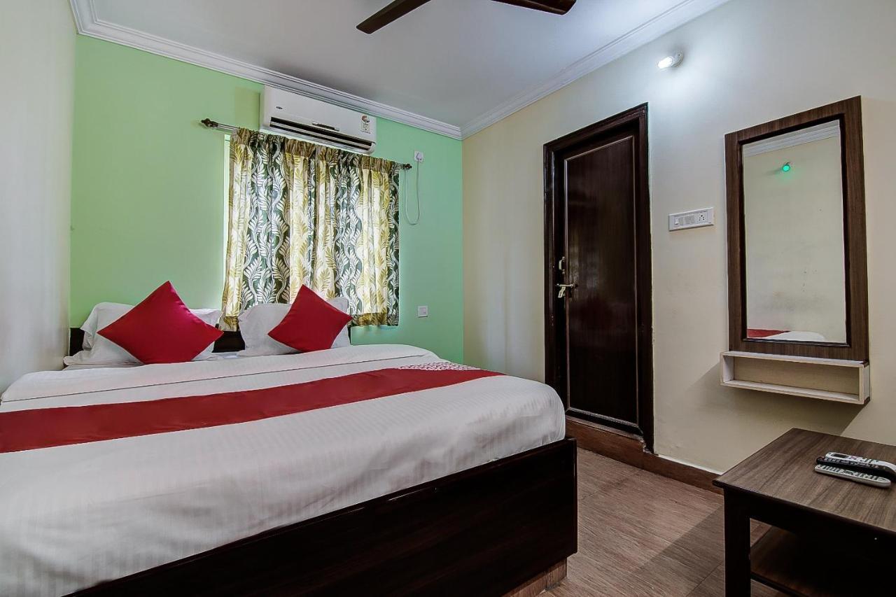 Oyo Lalitha Delight Hotel วิสาขปัตนัม ภายนอก รูปภาพ