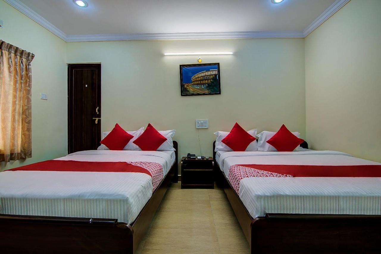 Oyo Lalitha Delight Hotel วิสาขปัตนัม ภายนอก รูปภาพ